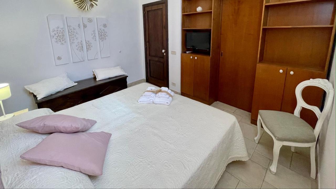 Dimora Bellini Apartment And Rooms 卡斯特拉纳格罗泰 外观 照片