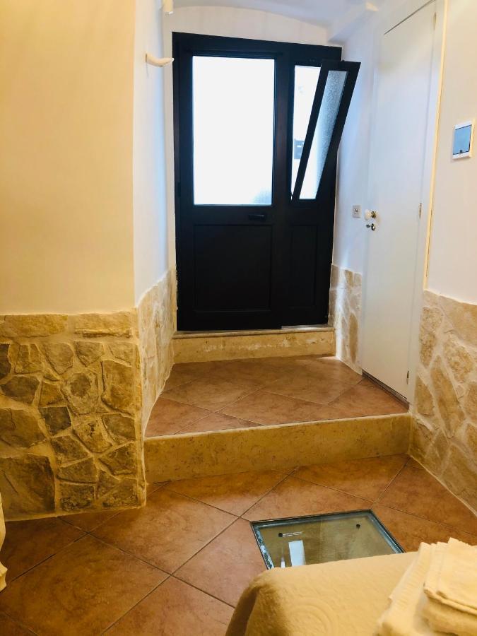 Dimora Bellini Apartment And Rooms 卡斯特拉纳格罗泰 外观 照片